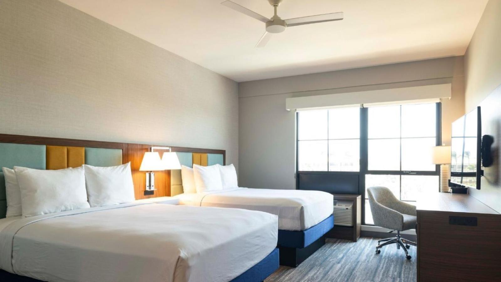 Hampton Inn & Suites Maui North Shore คาฮูลุย ภายนอก รูปภาพ