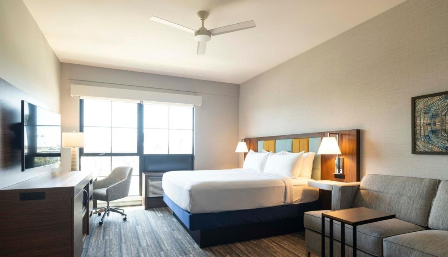 Hampton Inn & Suites Maui North Shore คาฮูลุย ภายนอก รูปภาพ