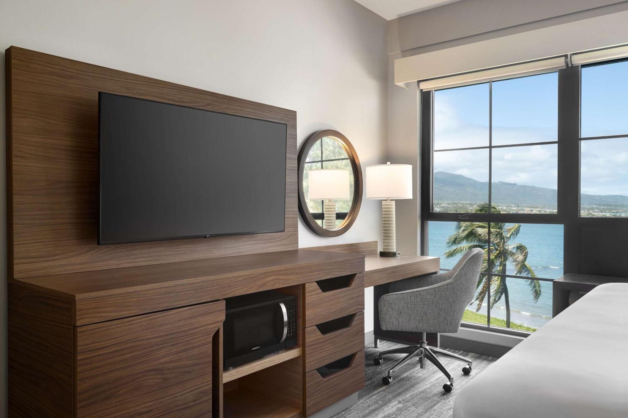 Hampton Inn & Suites Maui North Shore คาฮูลุย ภายนอก รูปภาพ