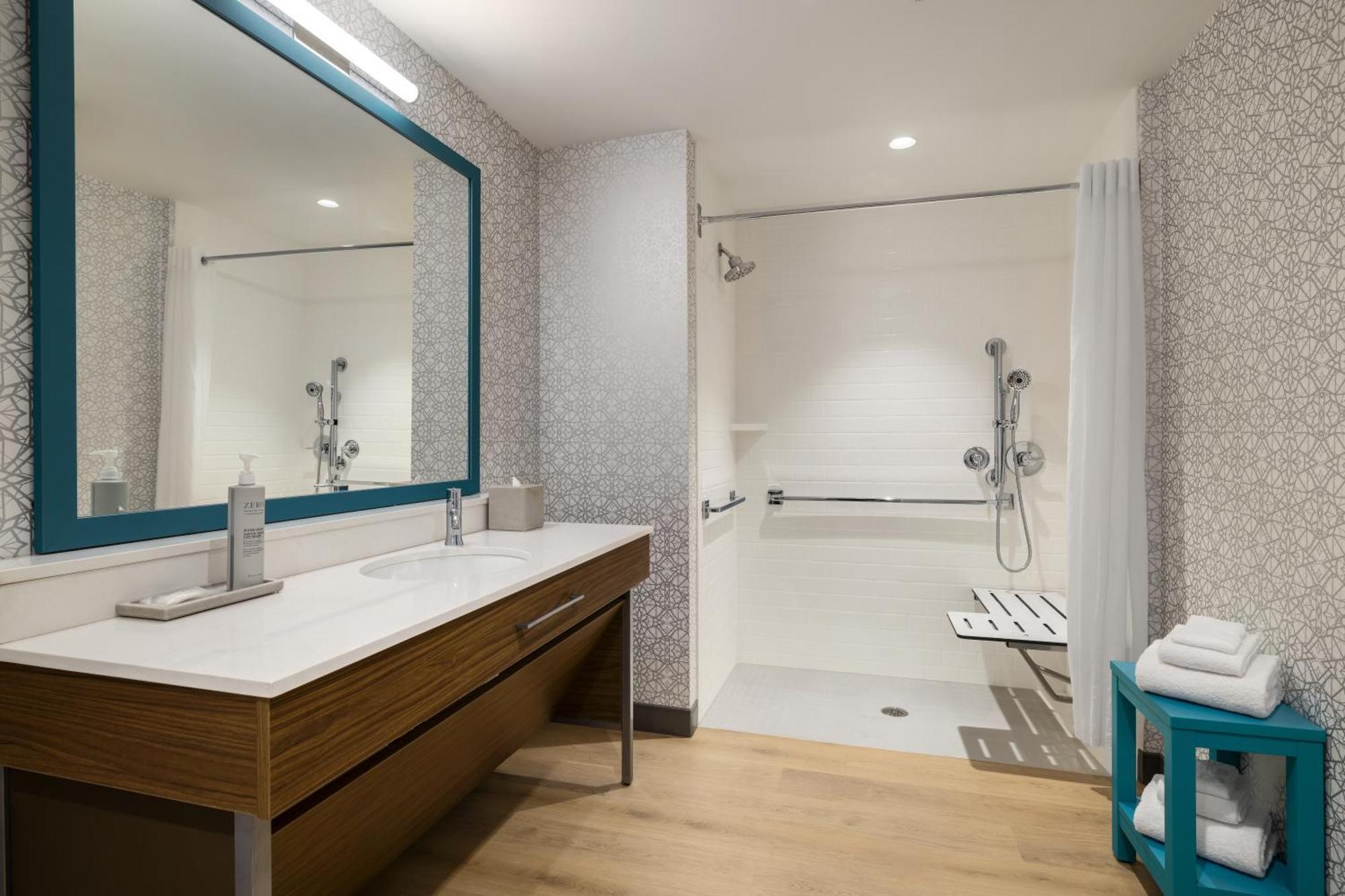 Hampton Inn & Suites Maui North Shore คาฮูลุย ภายนอก รูปภาพ