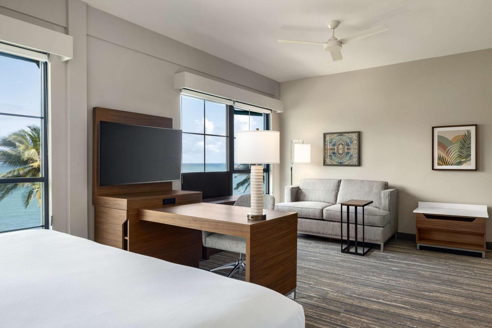 Hampton Inn & Suites Maui North Shore คาฮูลุย ภายนอก รูปภาพ