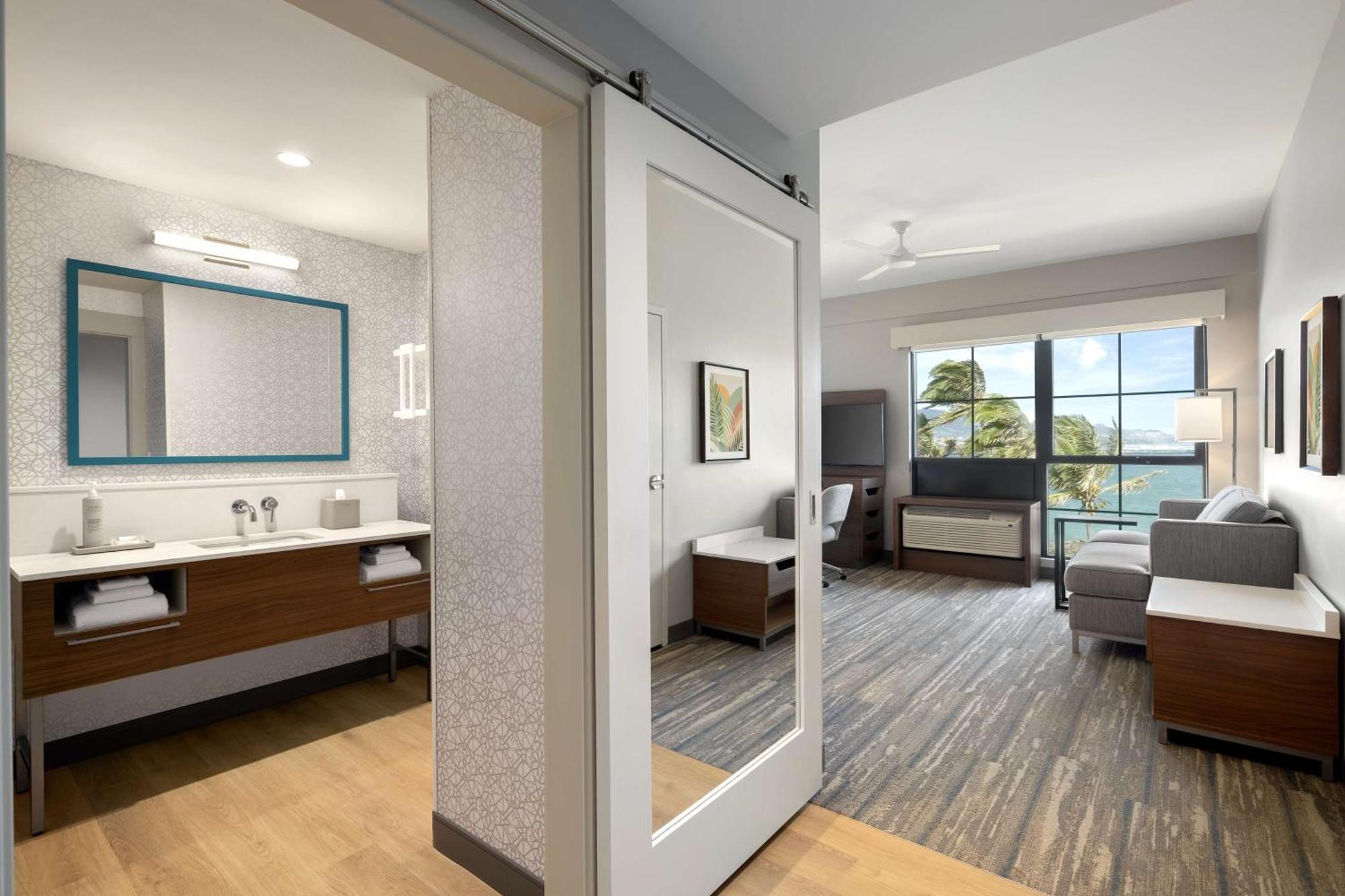 Hampton Inn & Suites Maui North Shore คาฮูลุย ภายนอก รูปภาพ